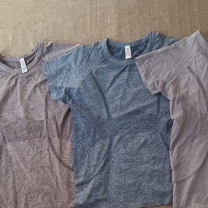 Set of Three Heathered T-Shirts